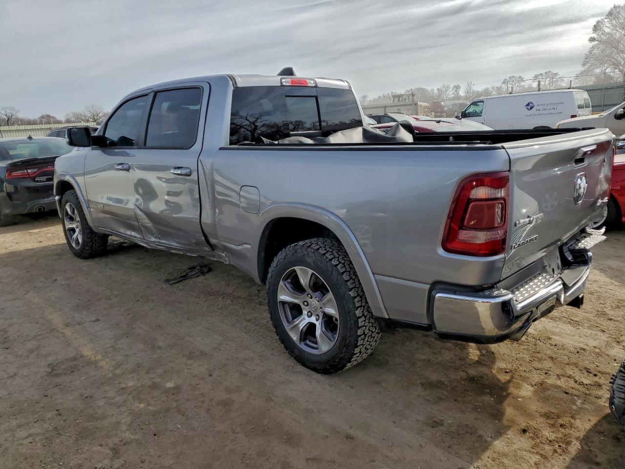 2020 Ram 1500 Laramie - Фото 2