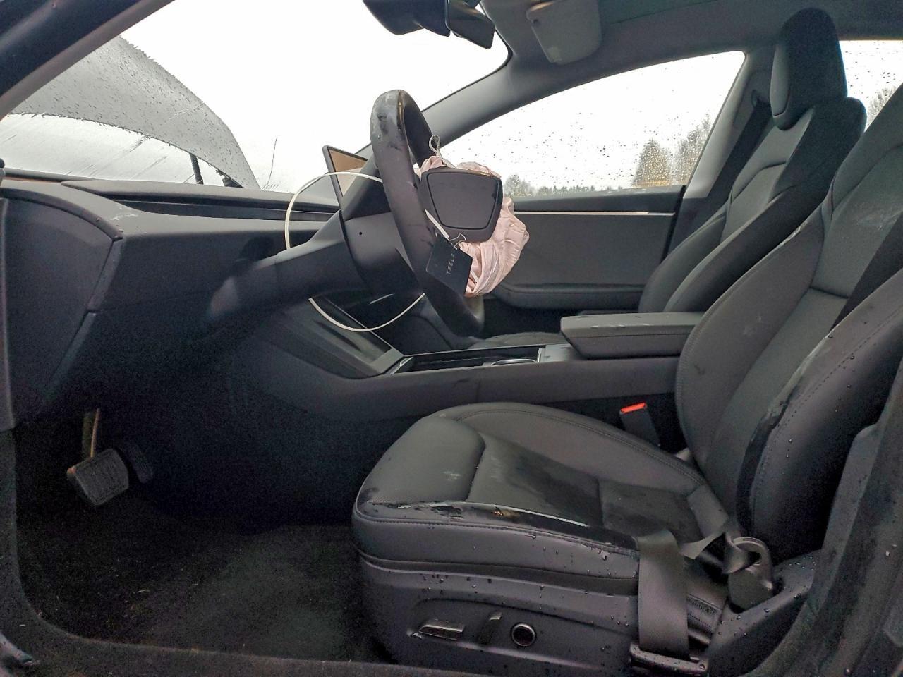2025 Tesla Model 3 - Image 7