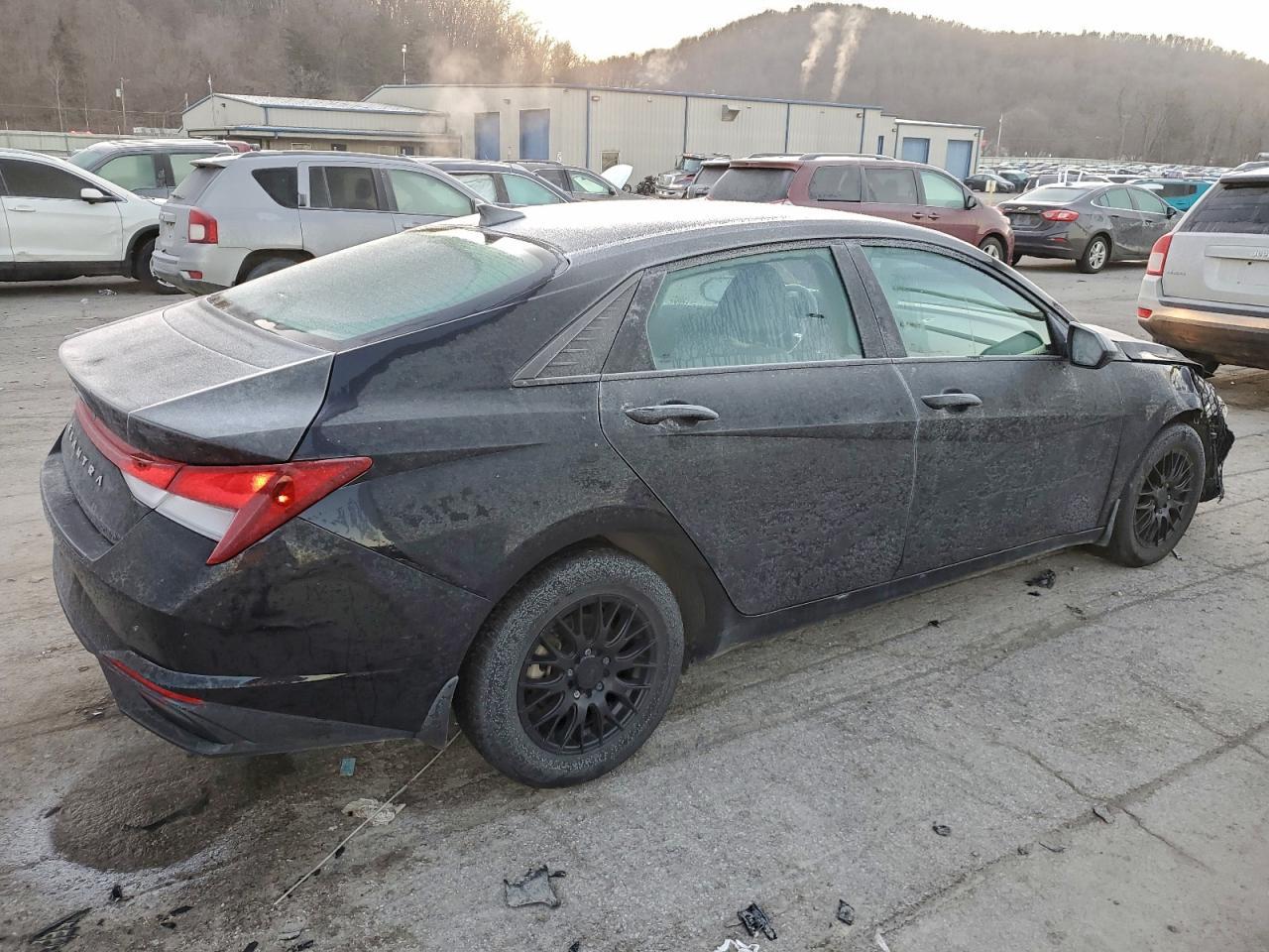 2023 Hyundai Elantra Se - Фото 3