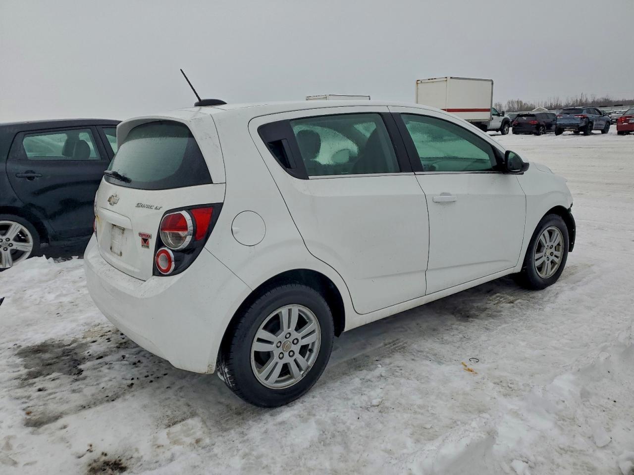 2016 Chevrolet Sonic Lt - Image 3