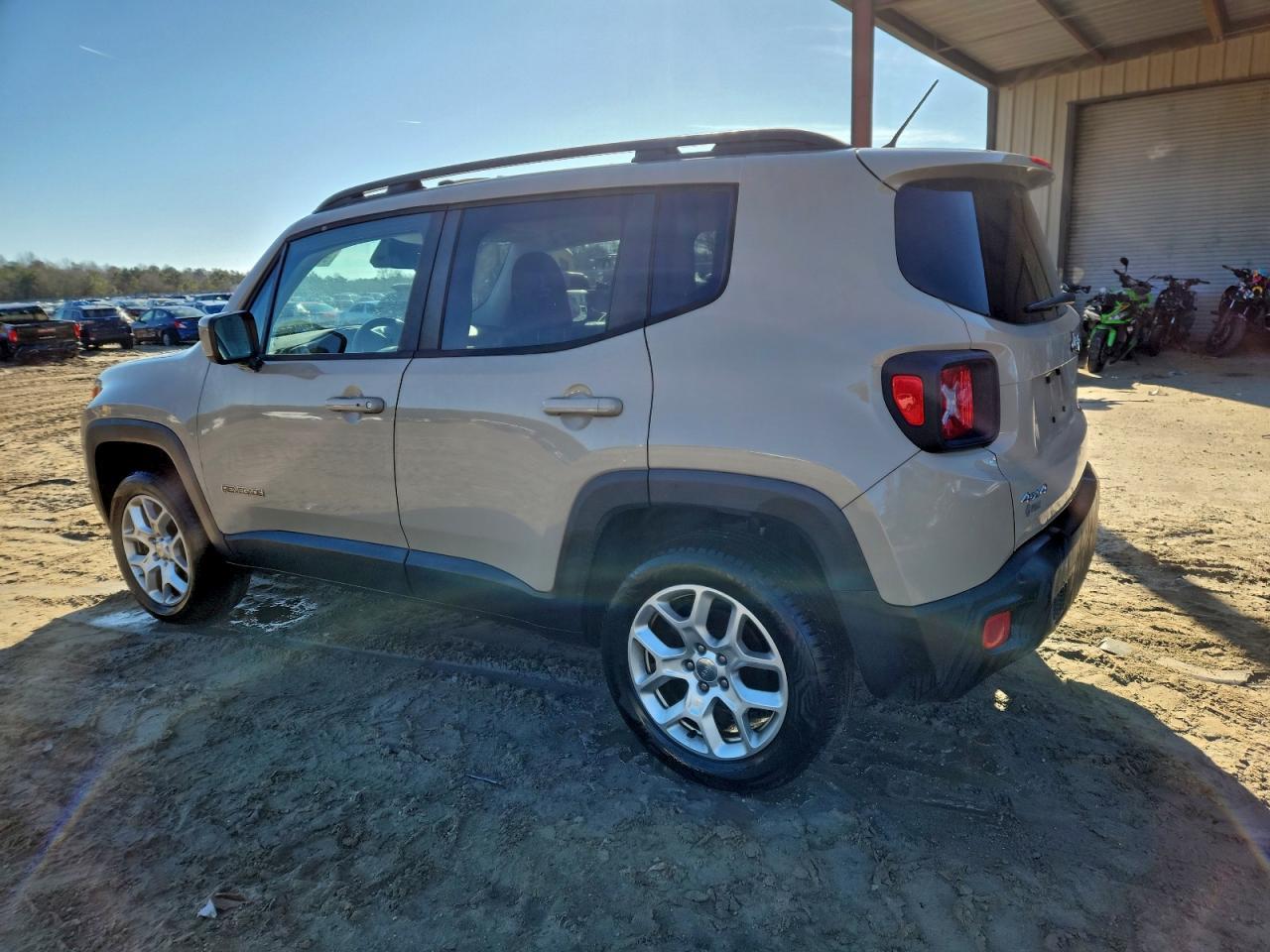 2016 Jeep Renegade Latitude - Image 2
