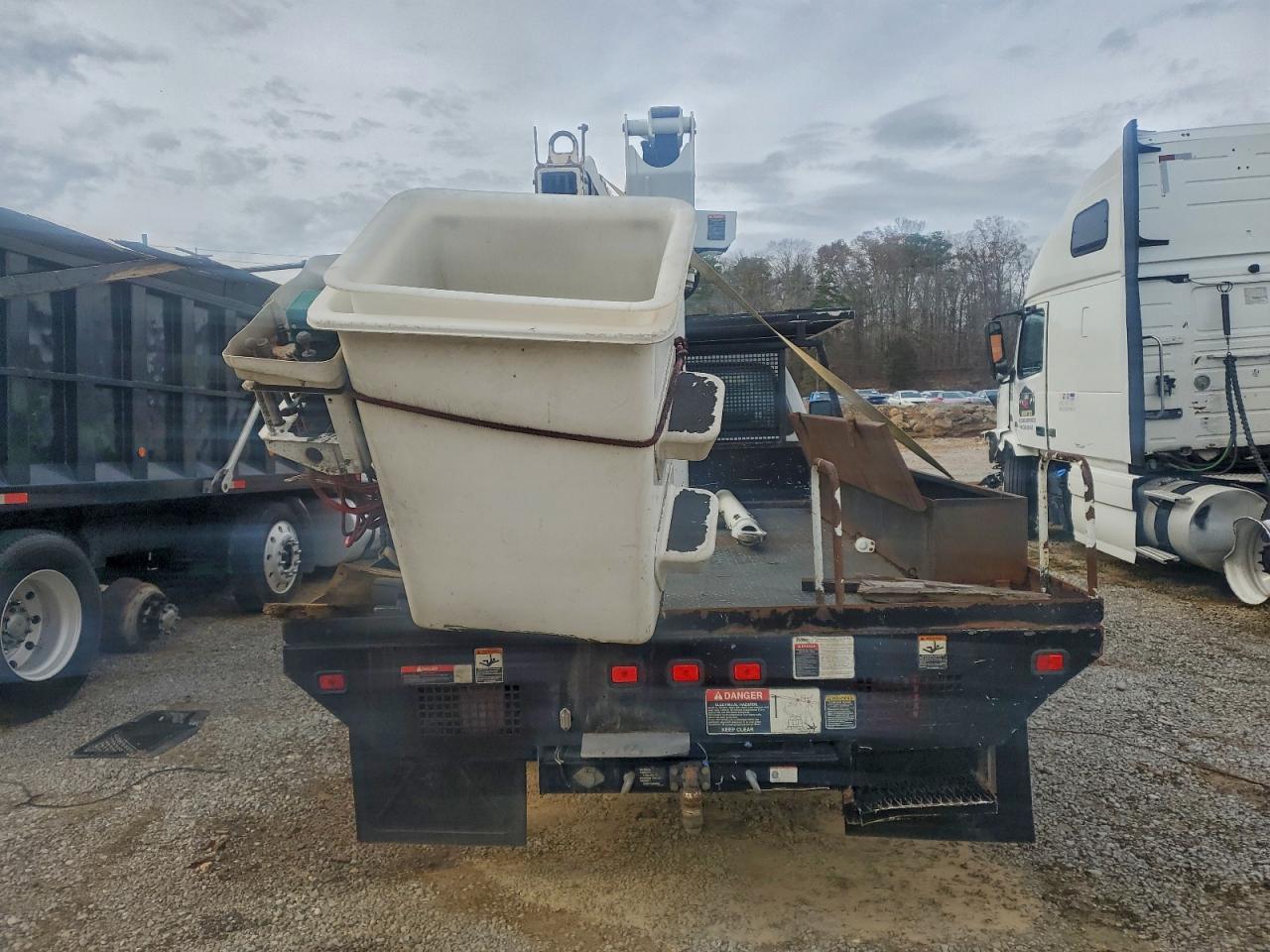 2011 Ford F550 Super Duty - Фото 6