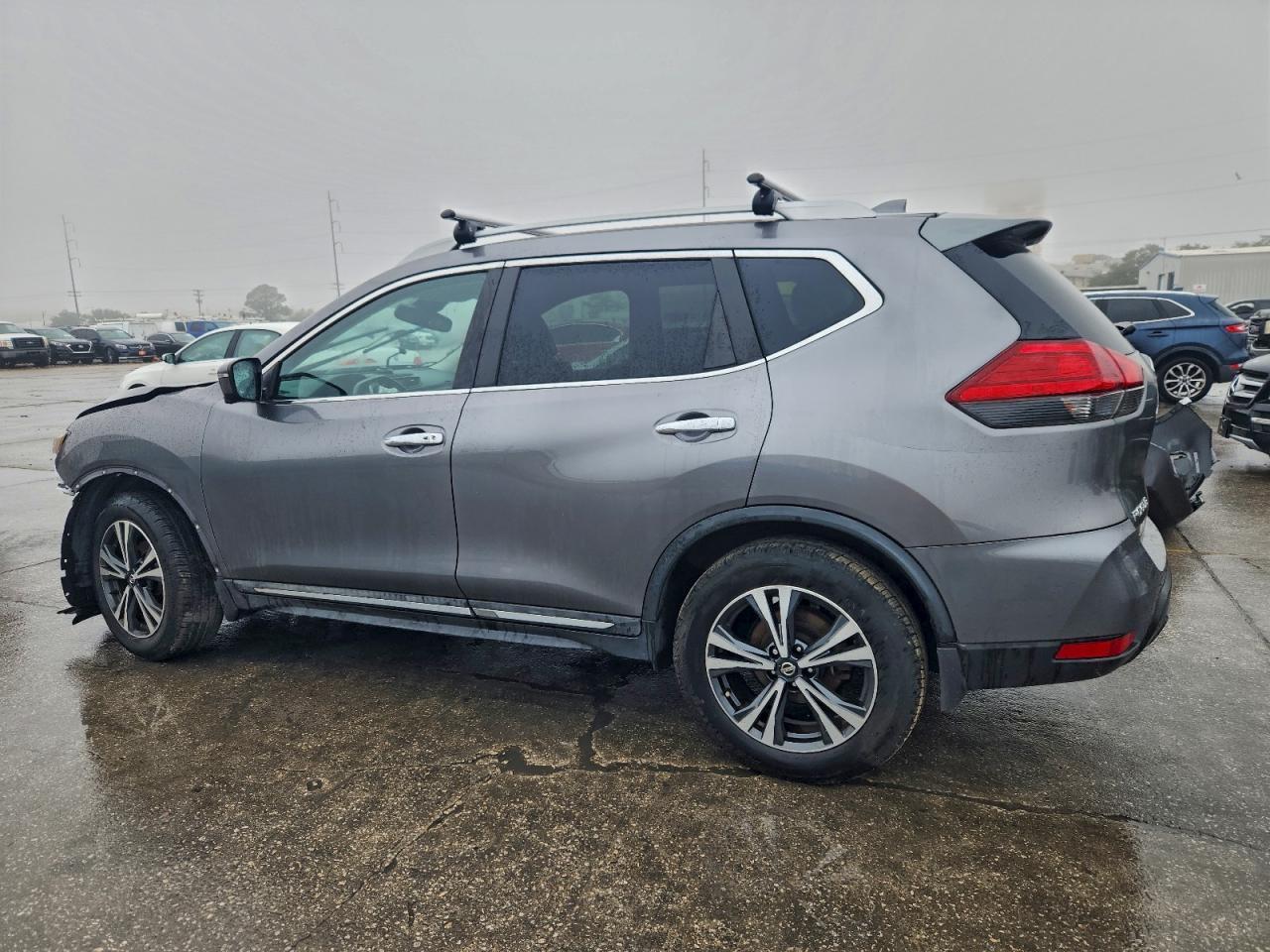 2017 Nissan Rogue S - Image 2