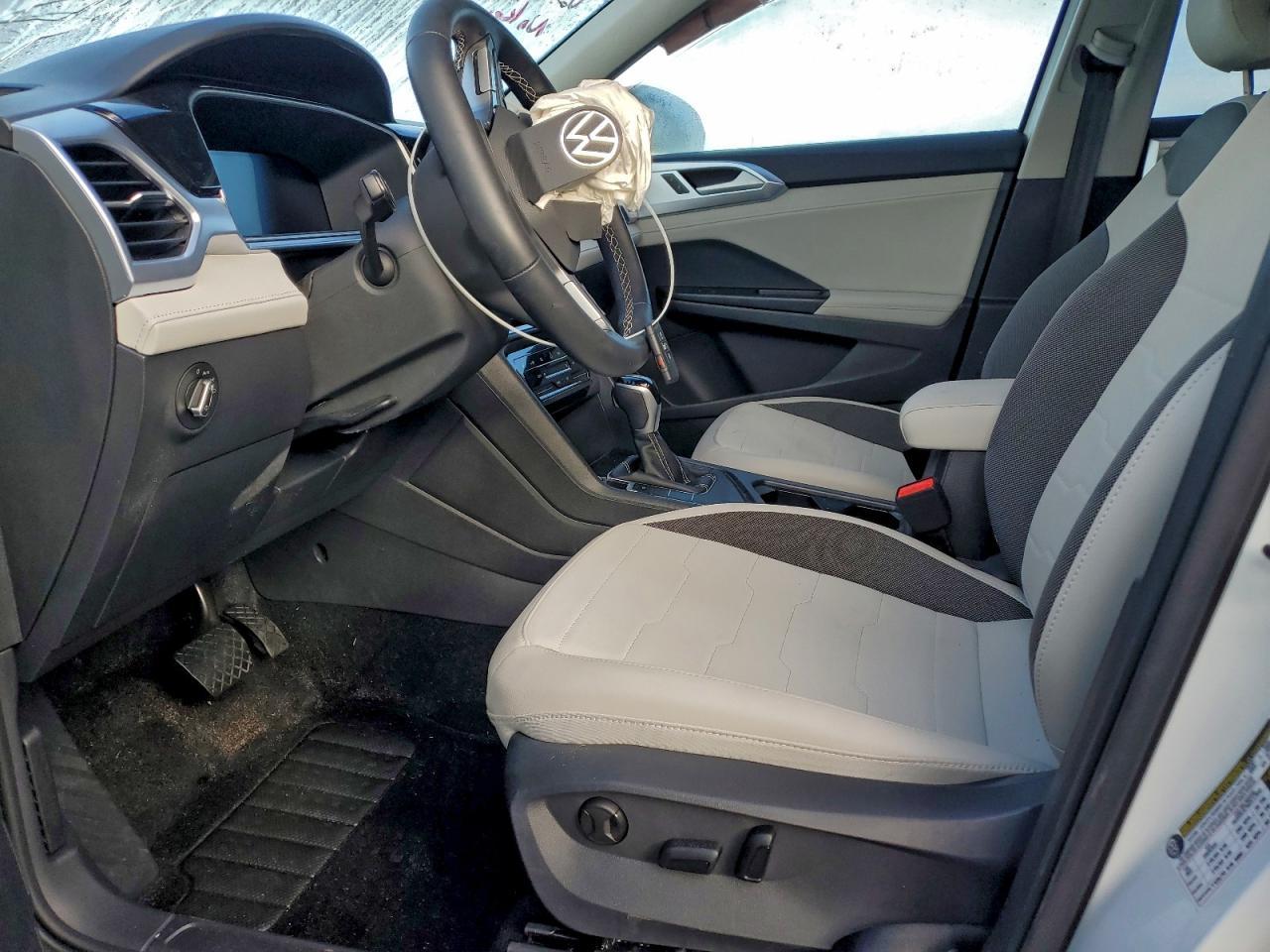 2025 Volkswagen Taos Se - Фото 7