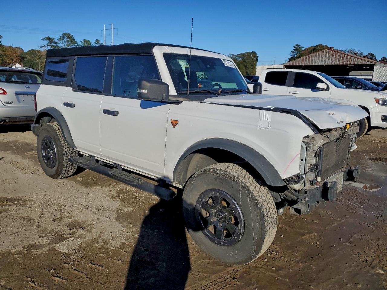 2021 Ford Bronco Base - Image 4