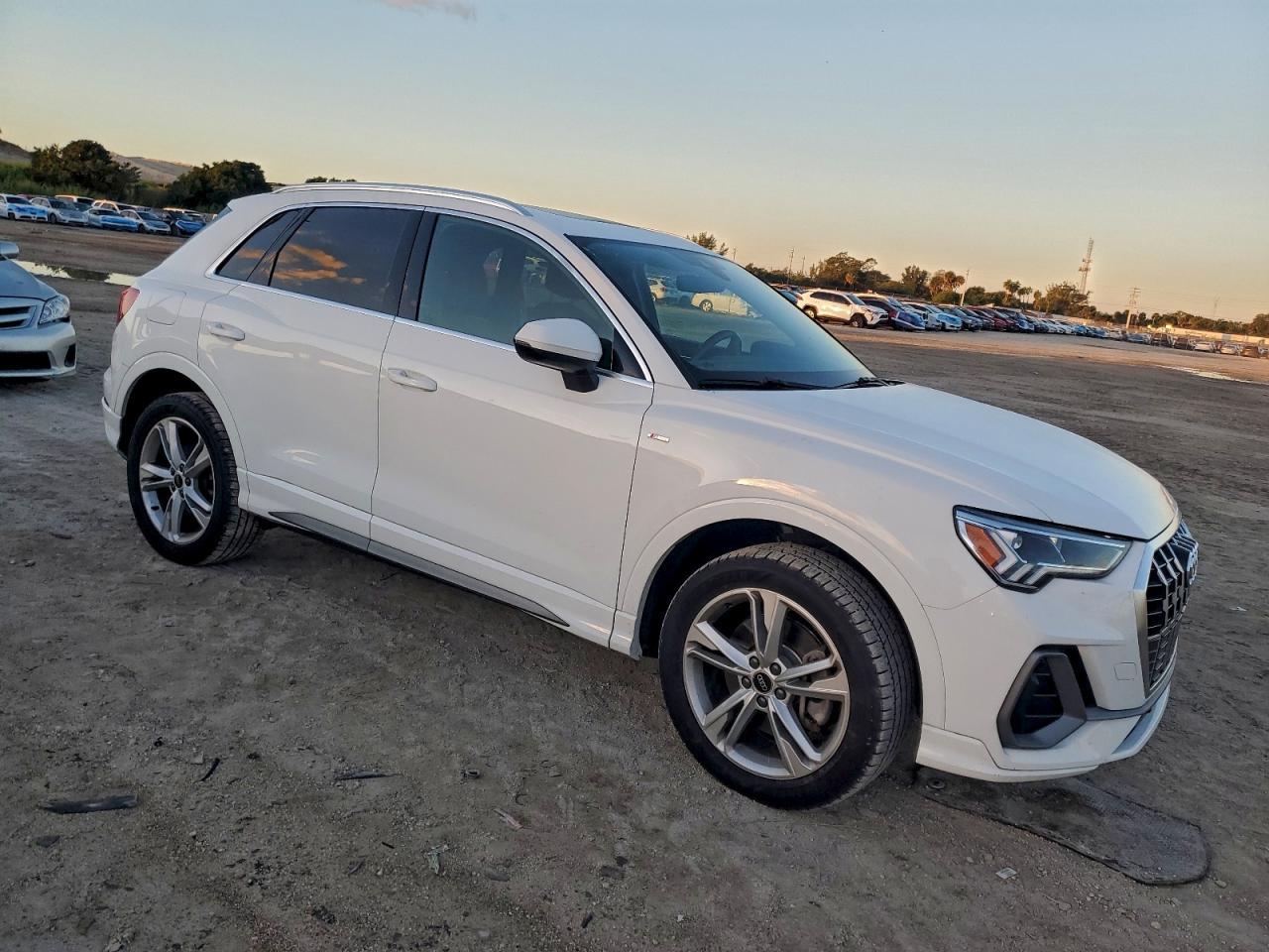 2023 Audi Q3 Premium S Line 45 - Фото 4