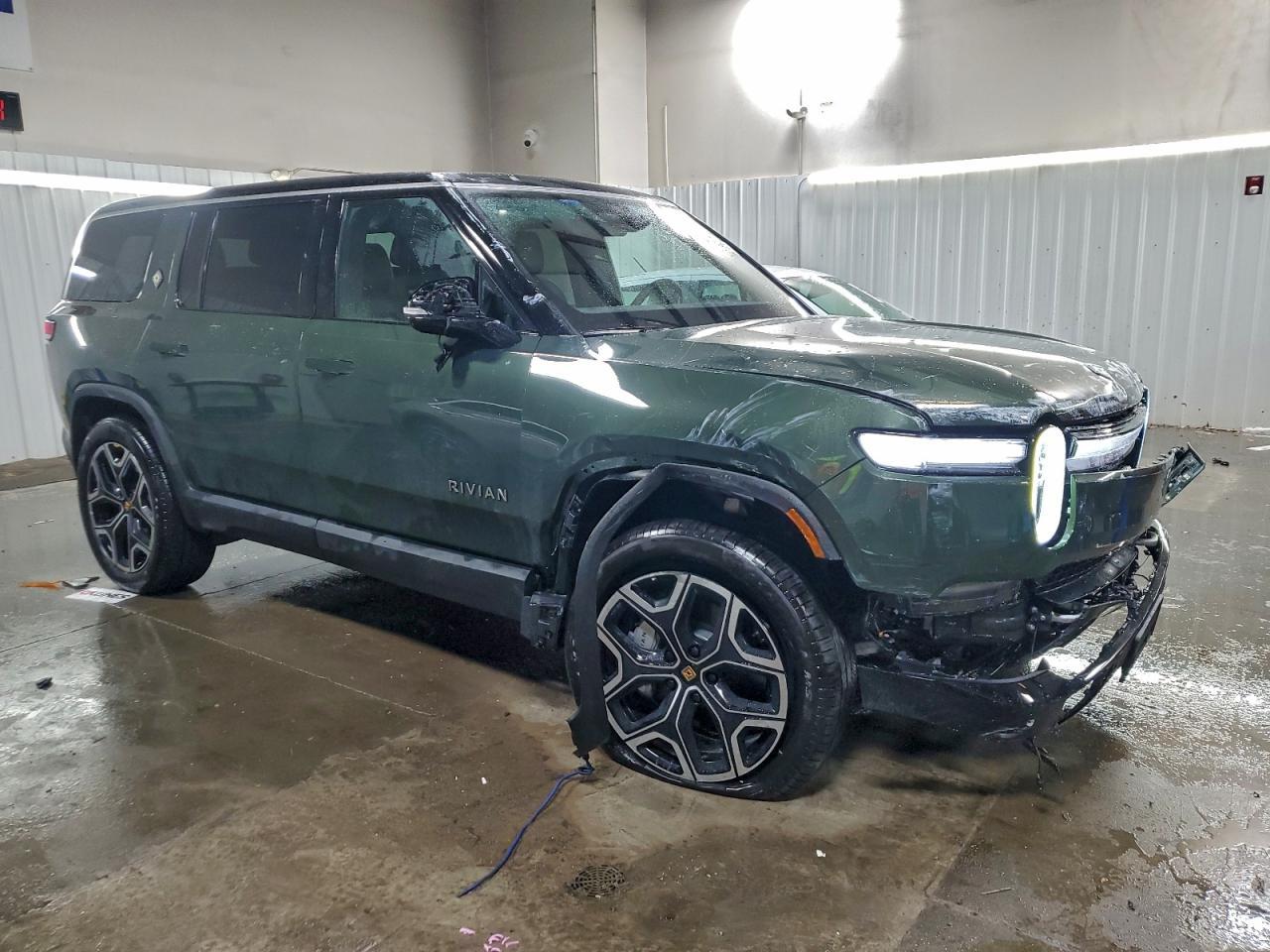 2026 Rivian R1S Adventure - Image 4