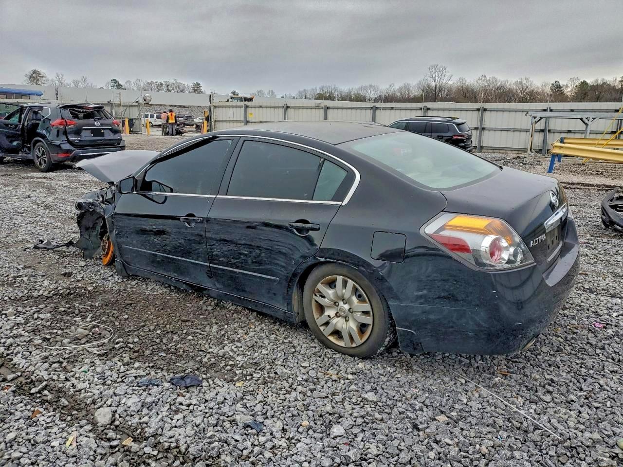 2010 Nissan Altima Base - Фото 2