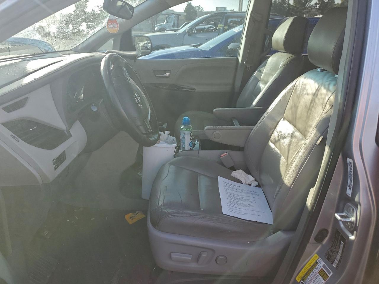 2015 Toyota Sienna Xle - Фото 7