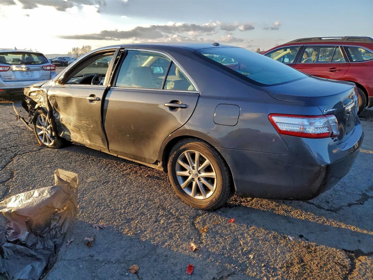 2011 Toyota Camry Hybrid - Фото 2