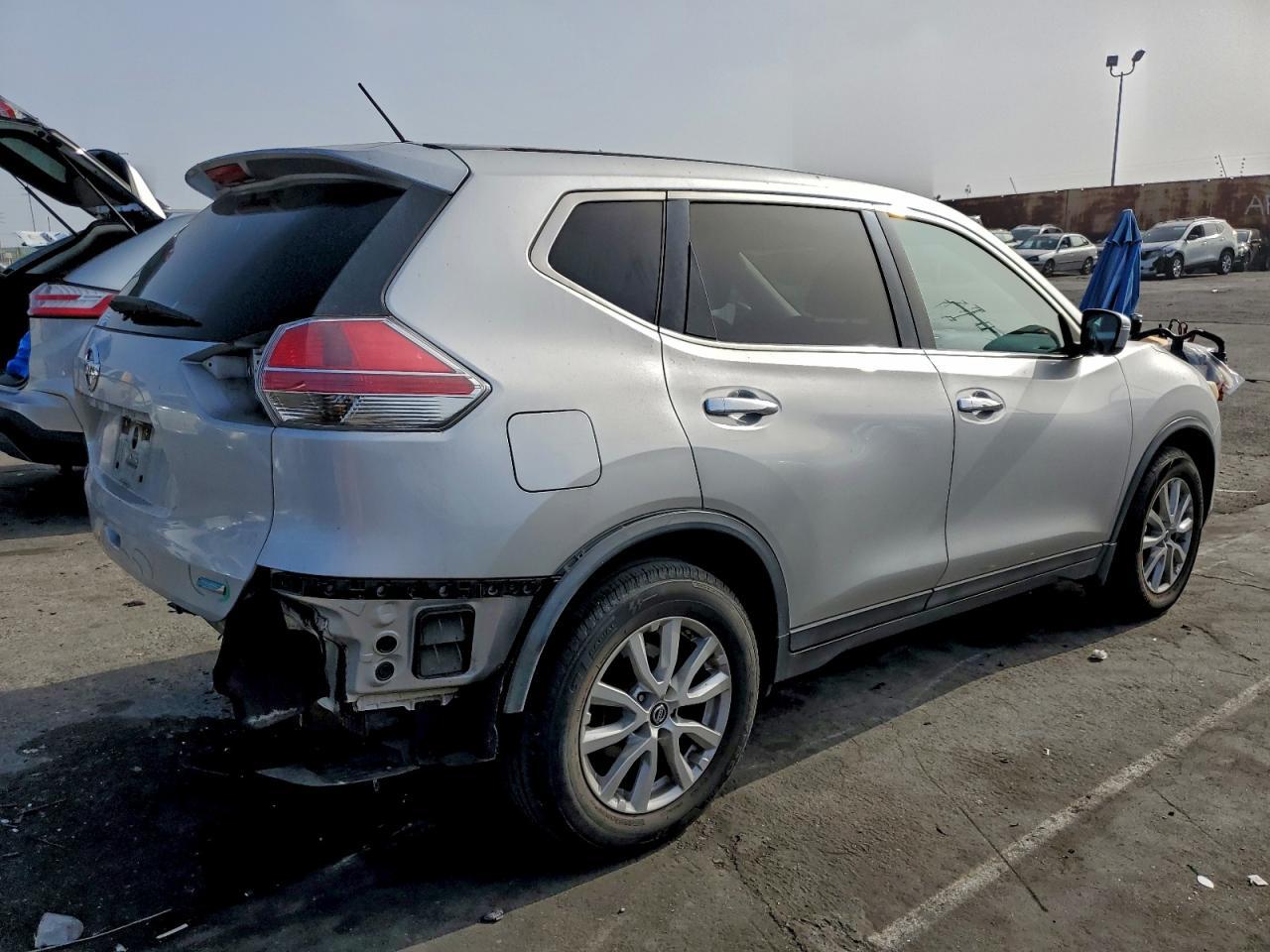 2014 Nissan Rogue S - Фото 3