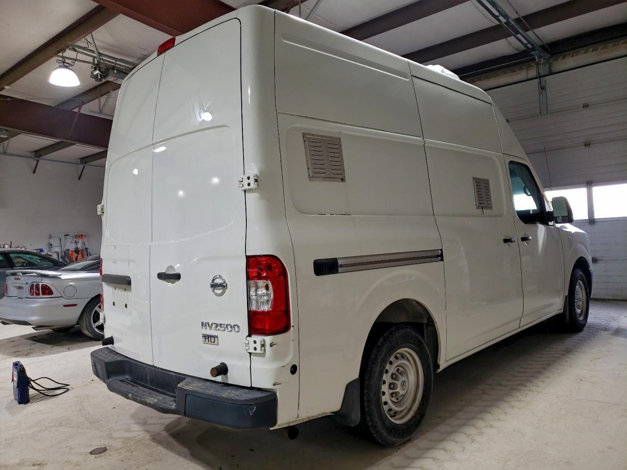 2016 Nissan Nv 2500 S - Refrigerated Delivery Van - Фото 3