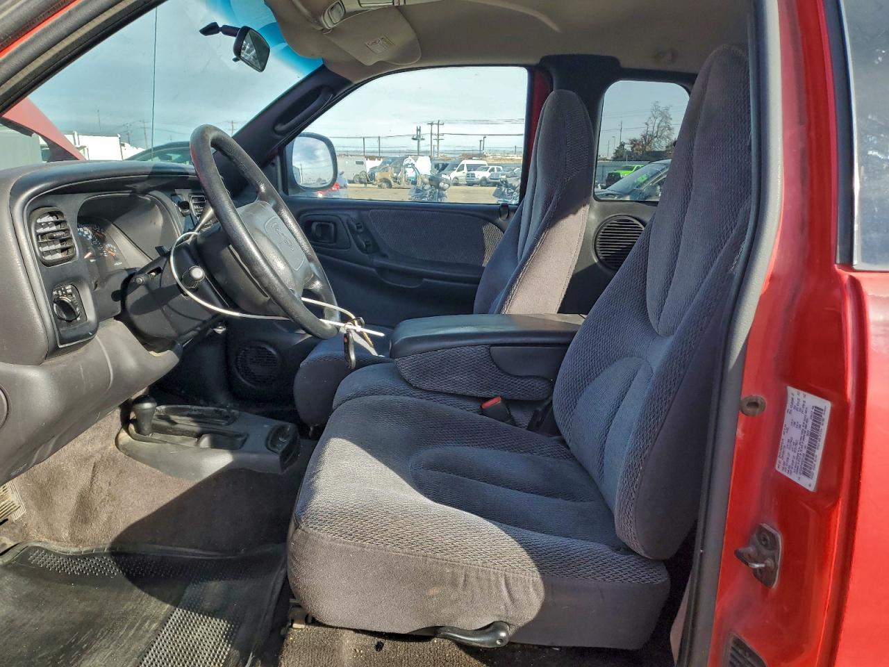 1999 Dodge Dakota - Image 7