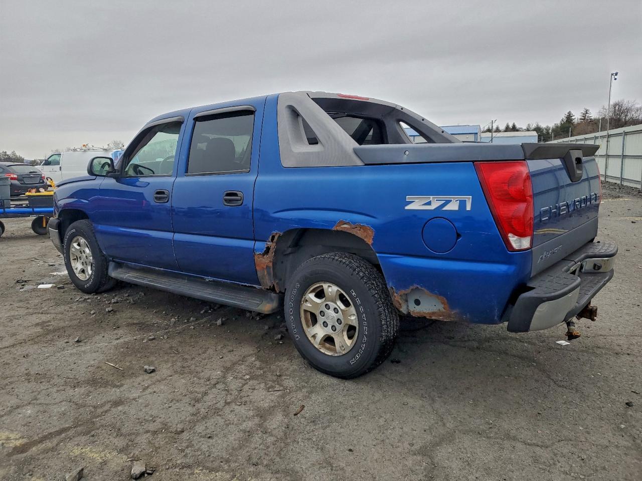 2003 Chevrolet Avalanche K1500 - Image 2