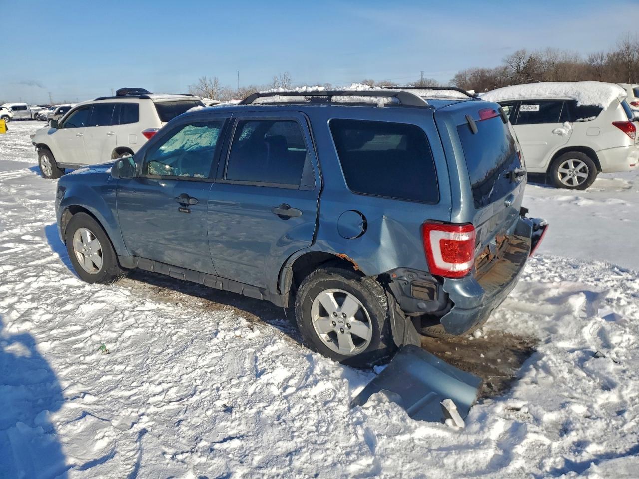 2010 Ford Escape - Фото 2