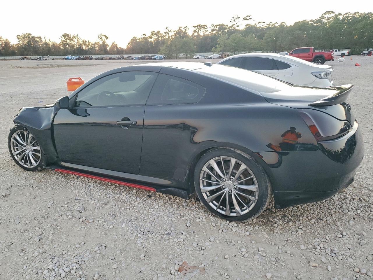 2011 Infiniti G37 - Image 2