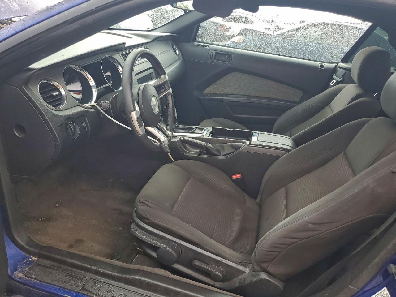 2013 Ford Mustang - Image 7