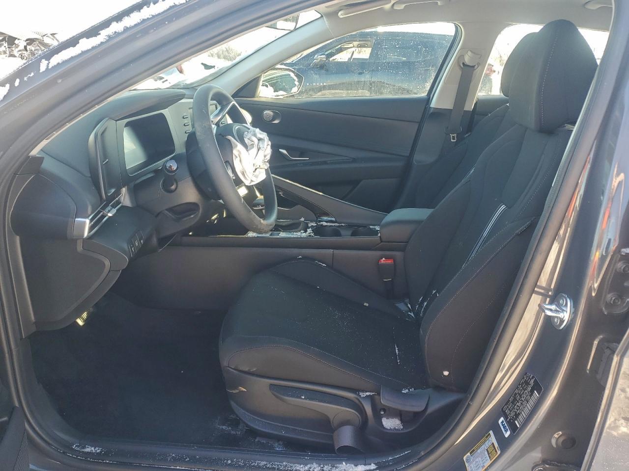 2025 Hyundai Elantra Hybrid - Image 7