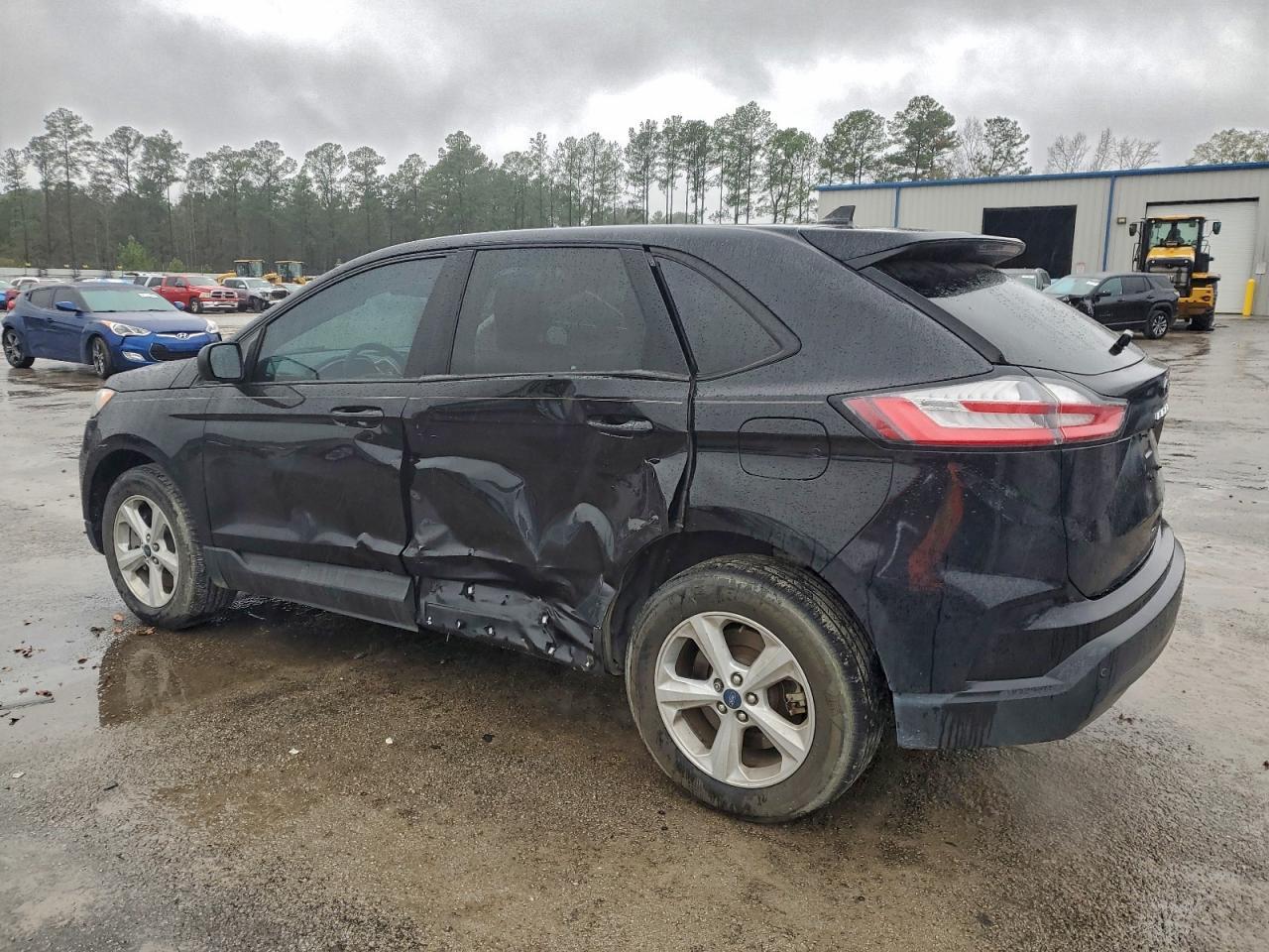 2021 Ford Edge Se - Фото 2