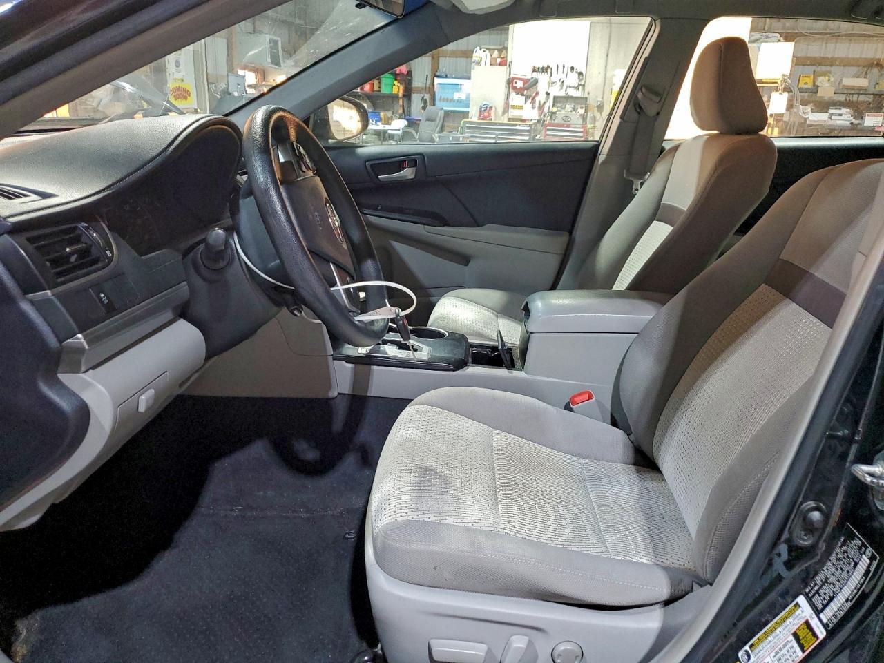 2014 Toyota Camry L - Фото 7