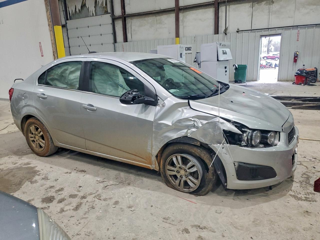 2016 Chevrolet Sonic Lt - Image 4