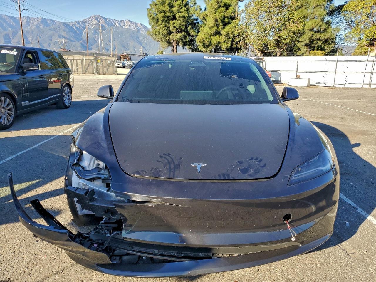 2025 Tesla Model 3 - Image 5