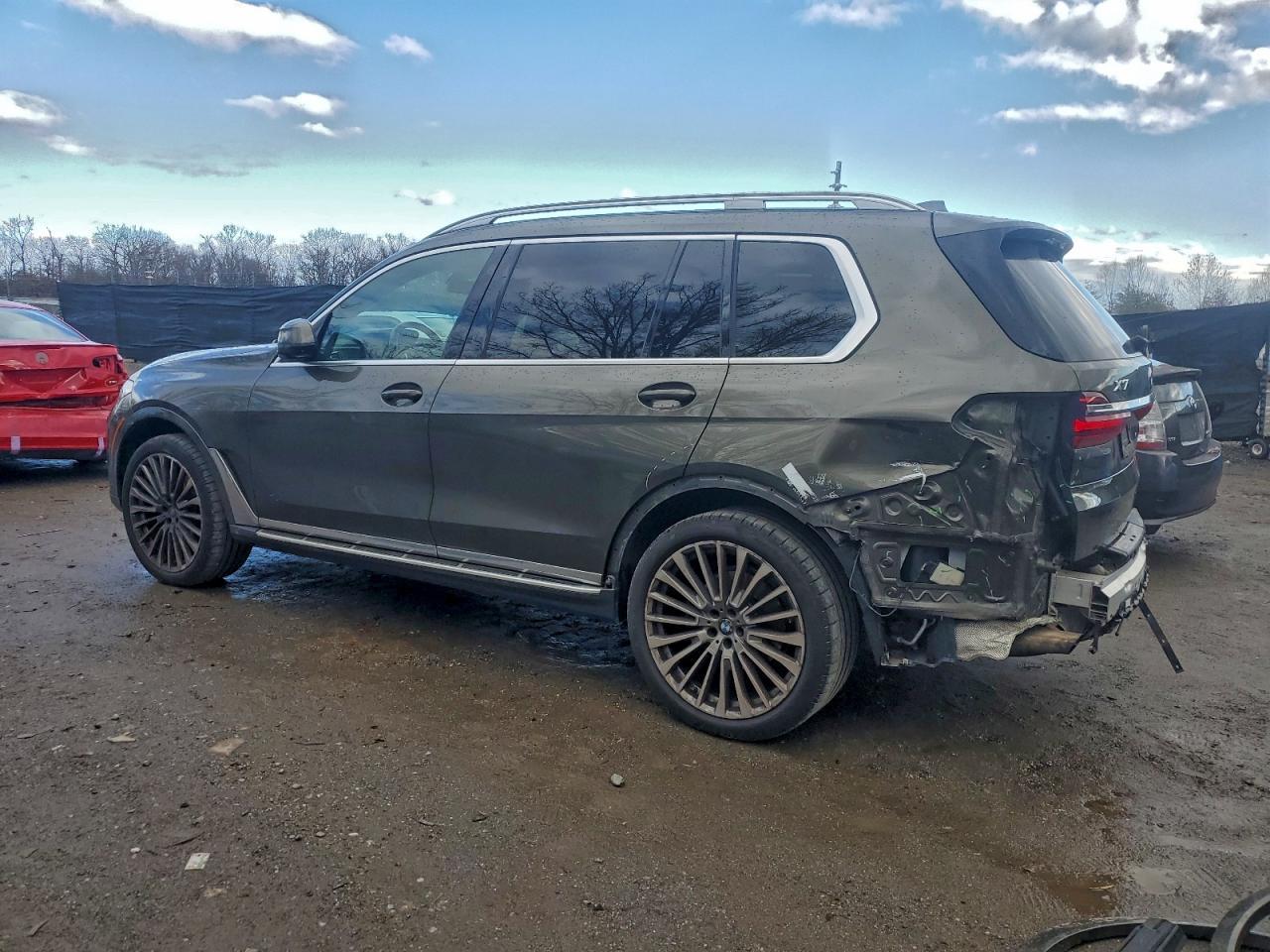 2021 BMW X7 xDrive40I - Фото 2