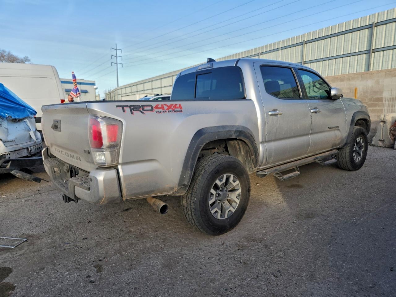 2020 Toyota Tacoma - Фото 3
