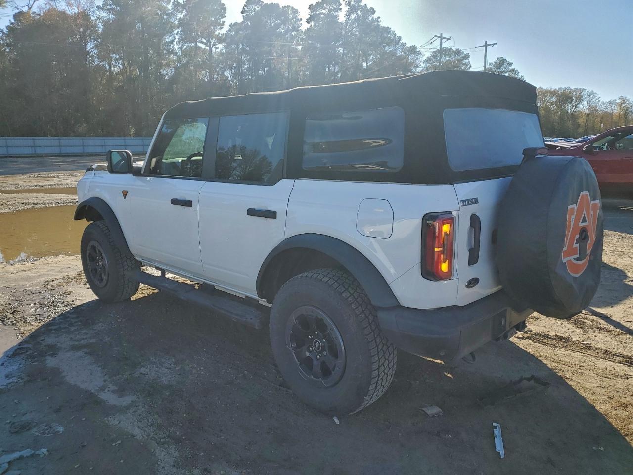 2021 Ford Bronco Base - Image 2