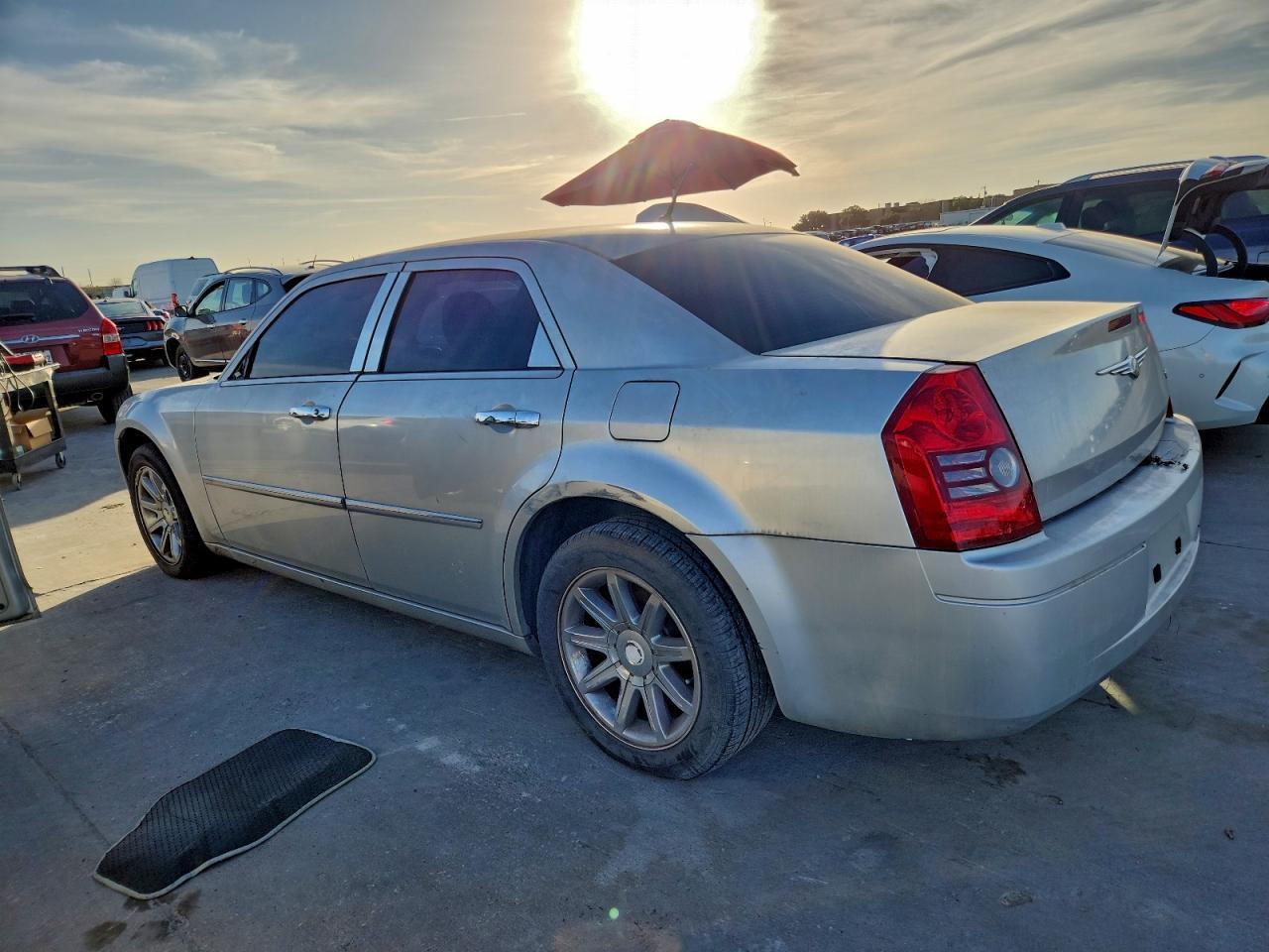 2008 Chrysler 300 Lx - Image 2
