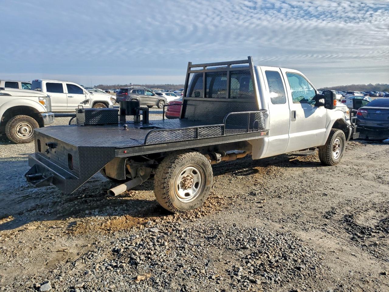 2016 Ford F250 Flatbed Truck - Фото 3