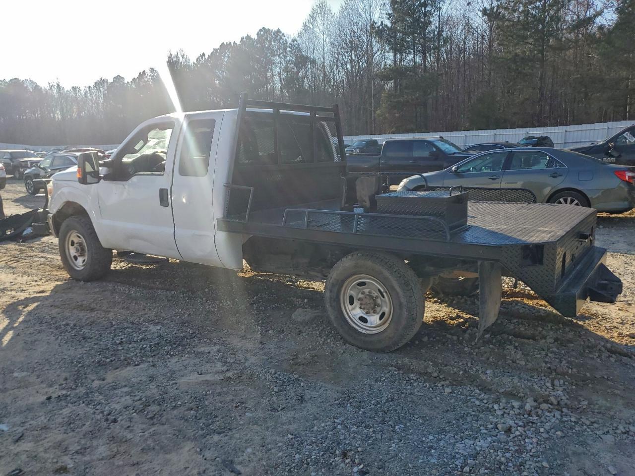 2016 Ford F250 Flatbed Truck - Фото 2