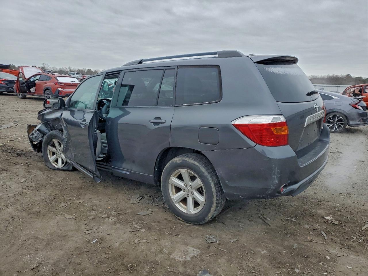 2010 Toyota Highlander - Image 2