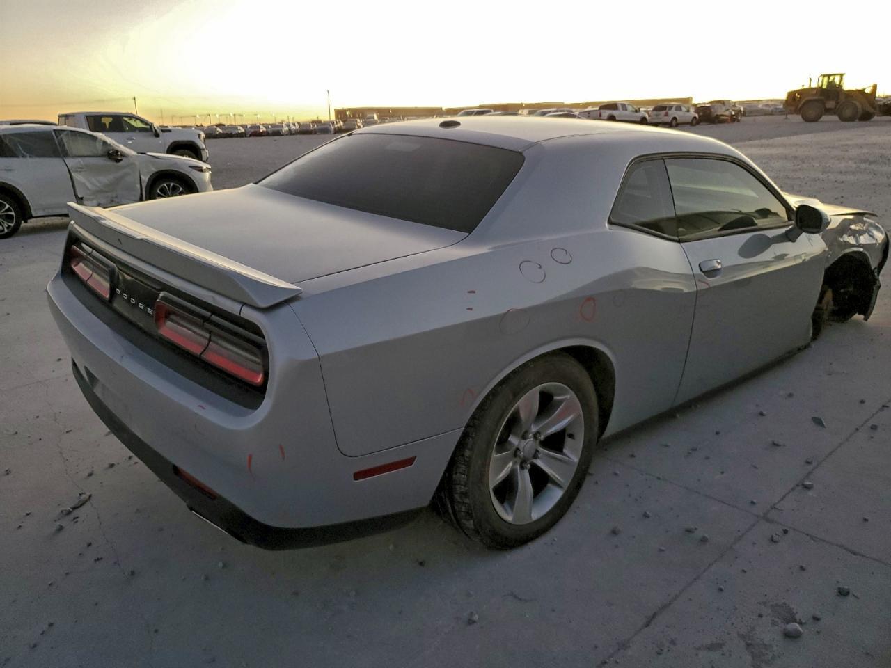 2021 Dodge Challenger Sxt - Image 3