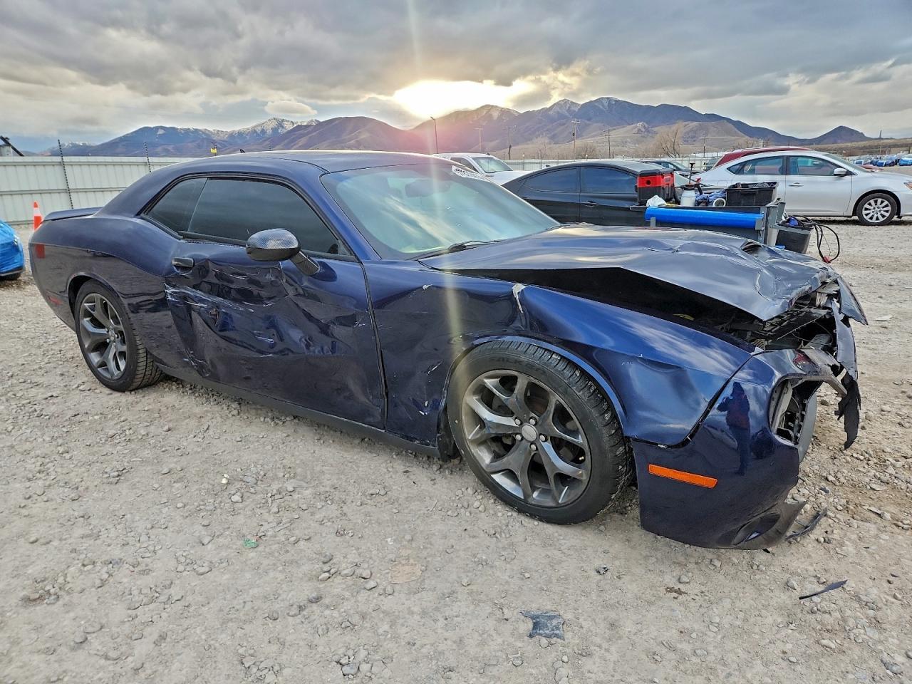 2015 Dodge Challenger Sxt Plus - Image 4