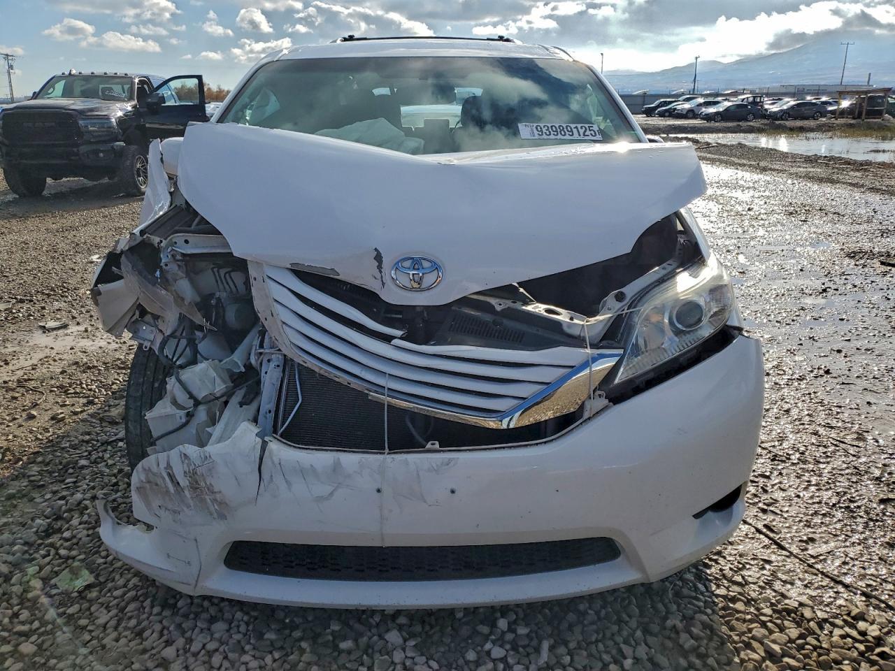 2015 Toyota Sienna Le - Фото 5