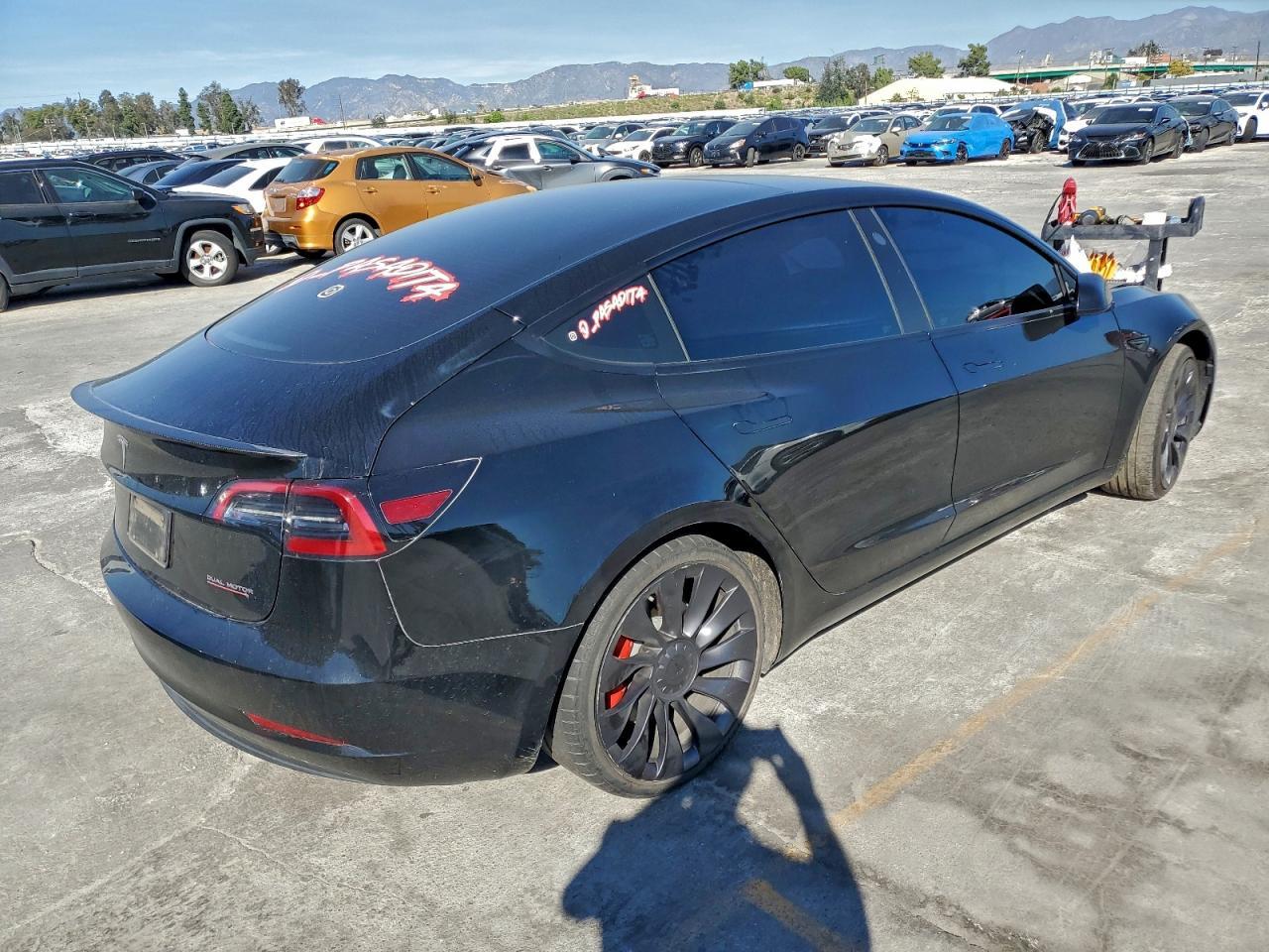 2023 Tesla Model 3 - Фото 3