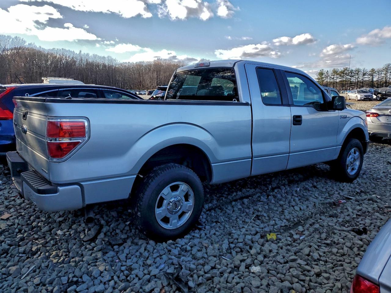 2014 Ford F150 Super Cab - Фото 3