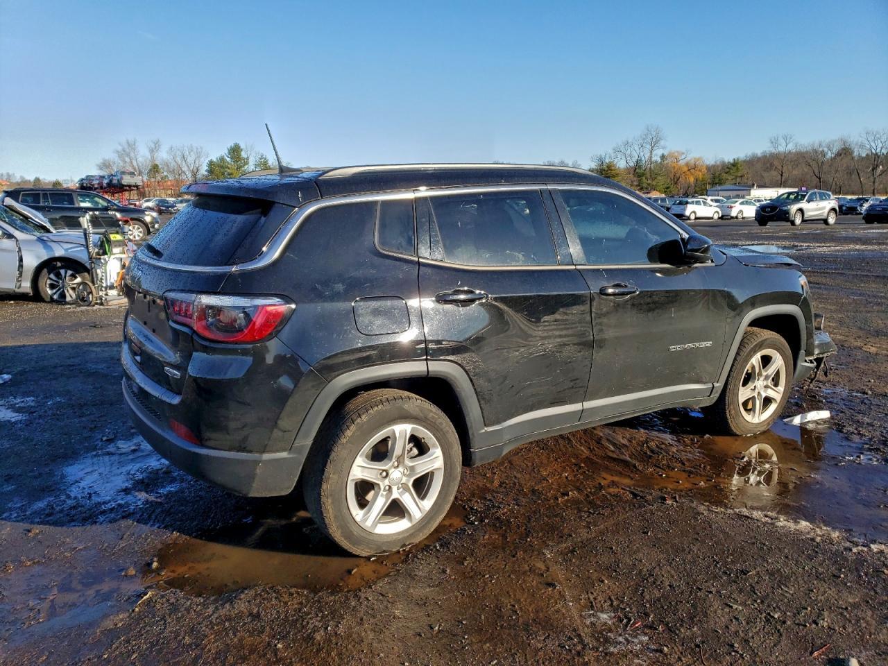 2023 Jeep Compass Latitude - Фото 3