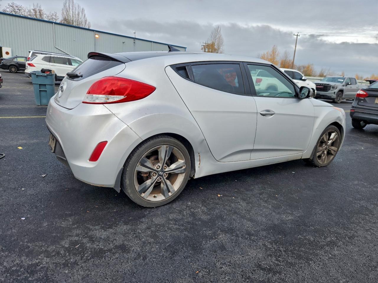 2016 Hyundai Veloster - Фото 3
