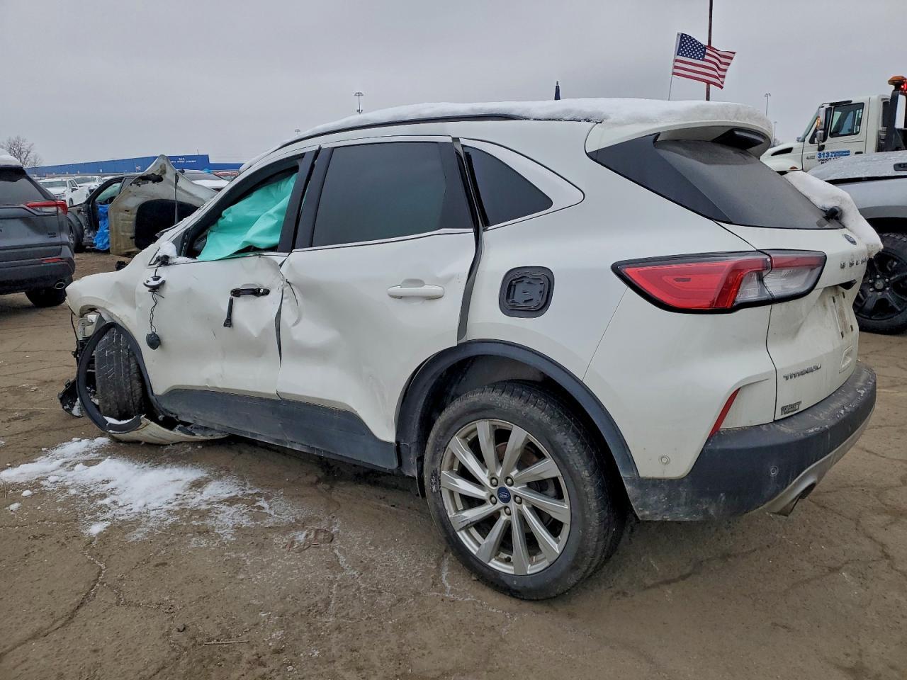 2022 Ford Escape Titanium - Image 2