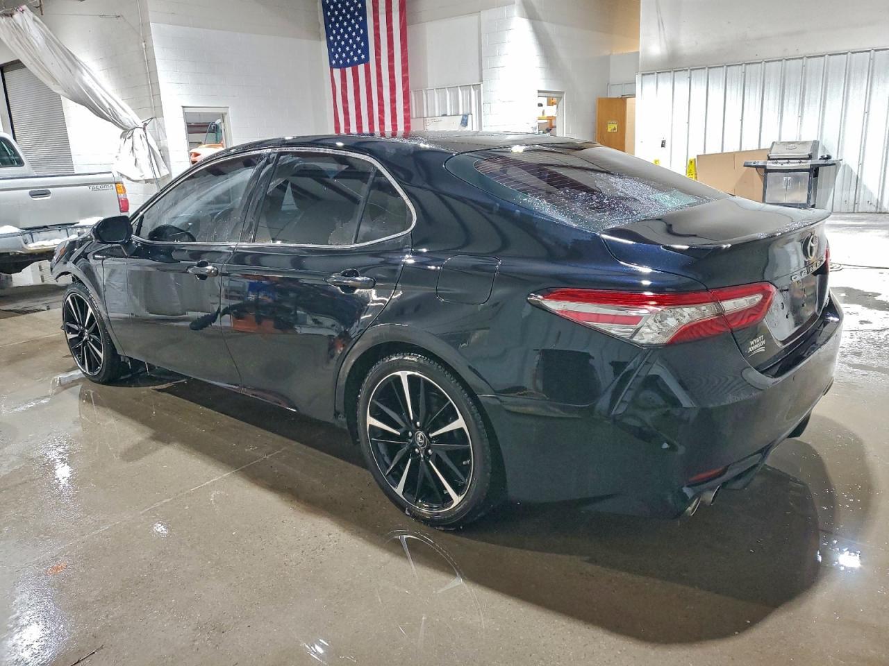 2018 Toyota Camry Xse - Фото 2