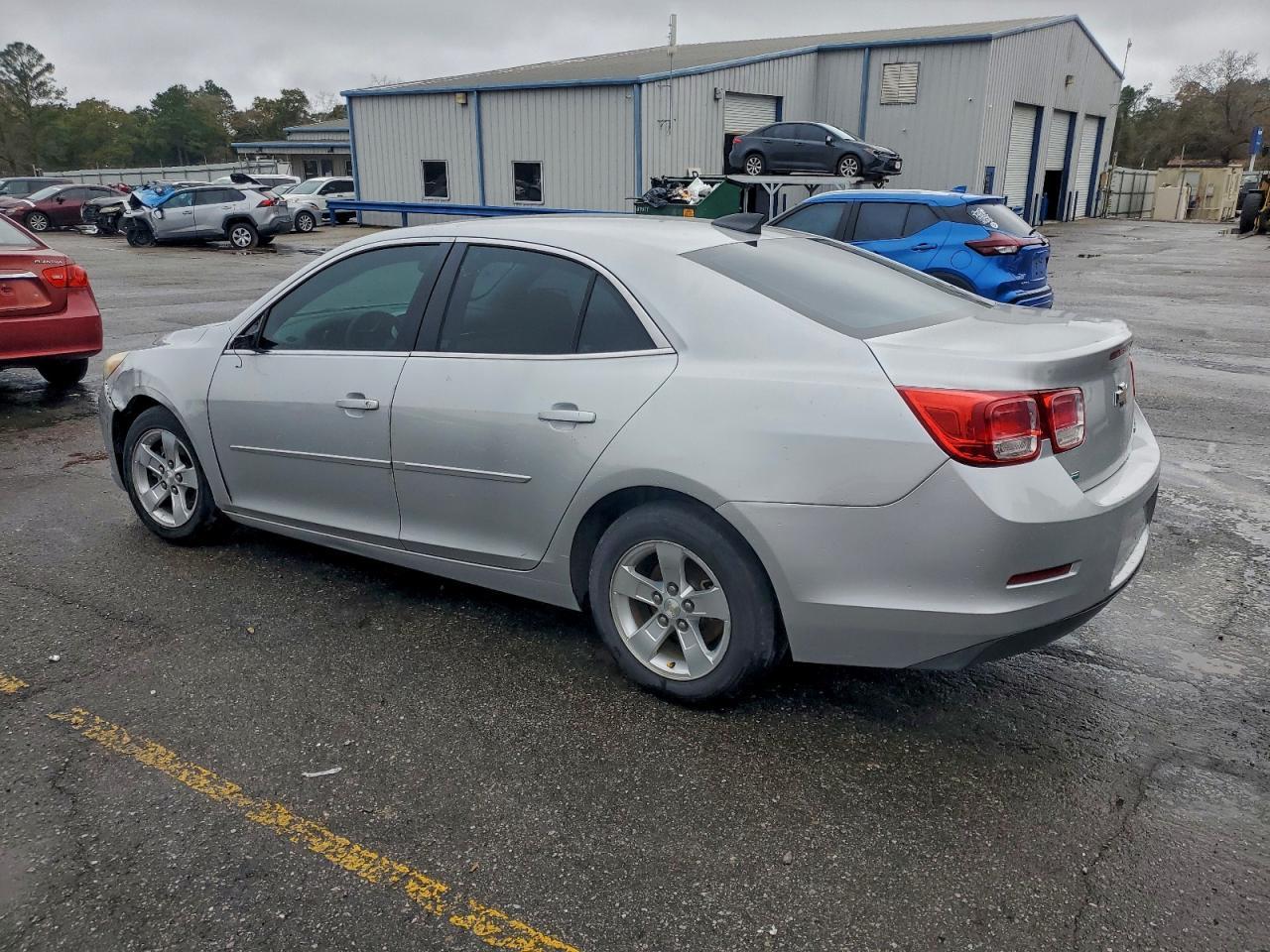 2015 Chevrolet Malibu Ls - Фото 2