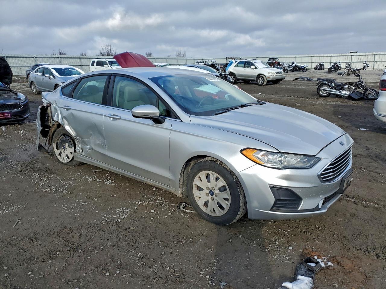 2019 Ford Fusion S - Фото 4