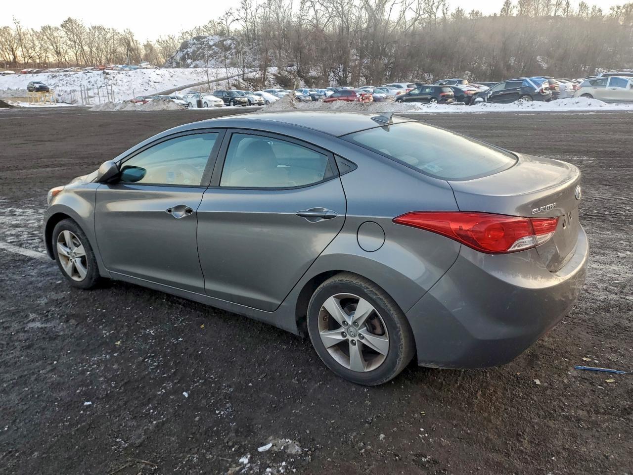 2013 Hyundai Elantra Gls - Image 2