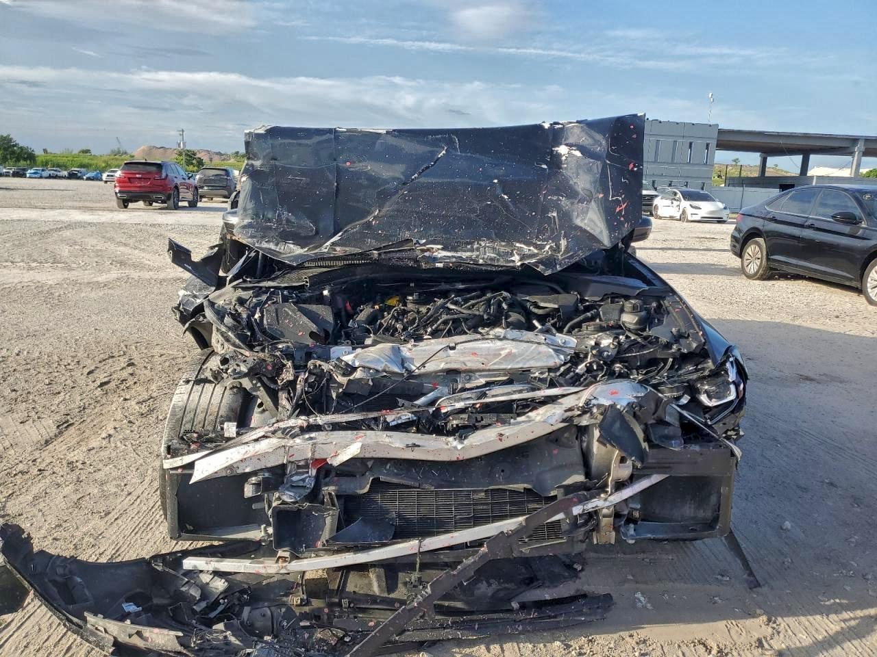 2019 BMW 330I - Фото 5