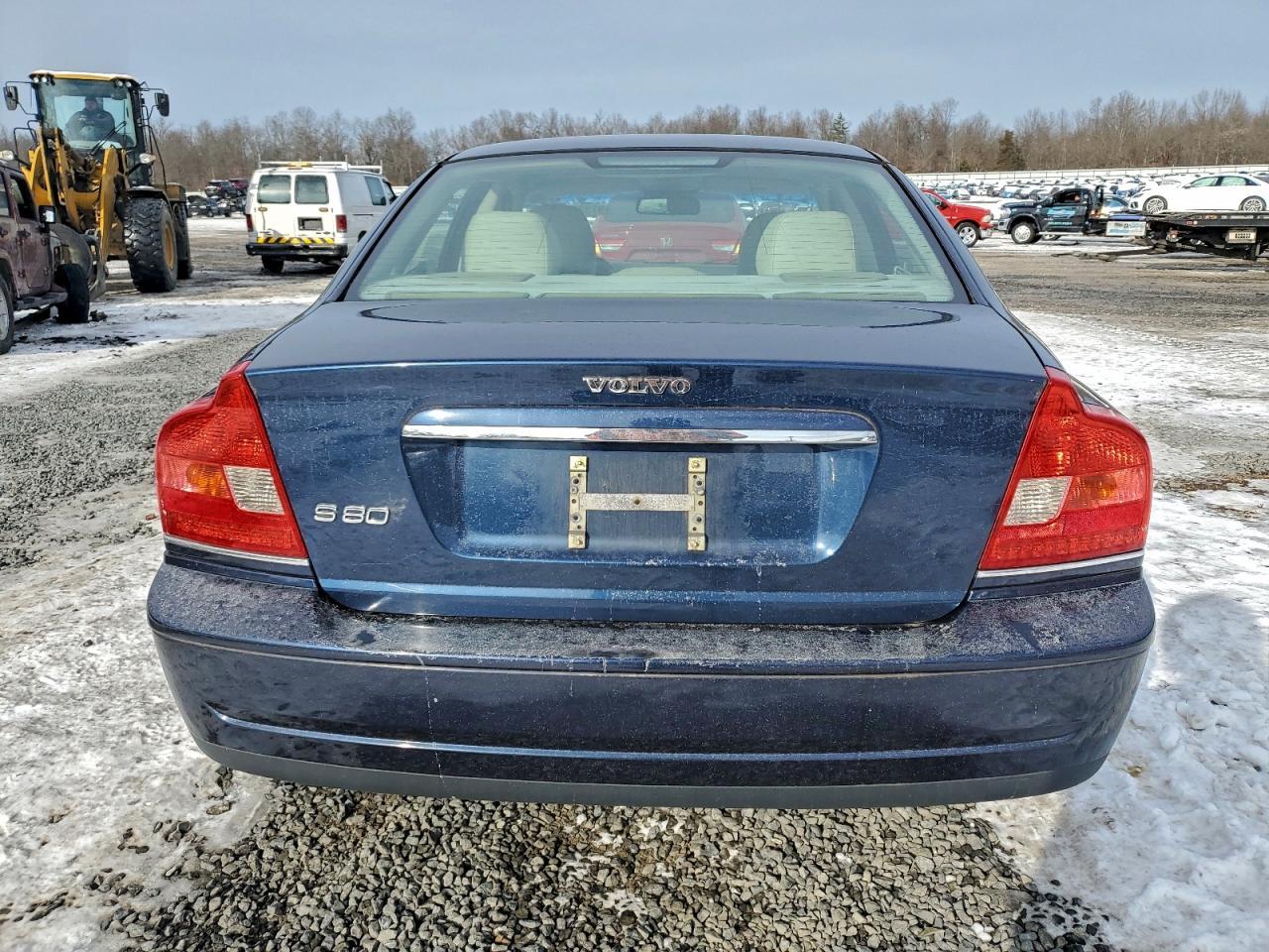2004 Volvo S80 2.5T - Image 6