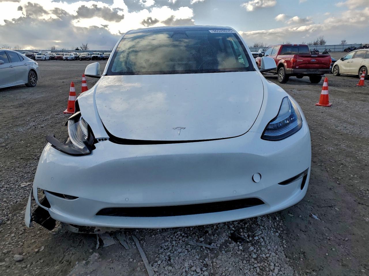 2022 Tesla Model Y - Image 5