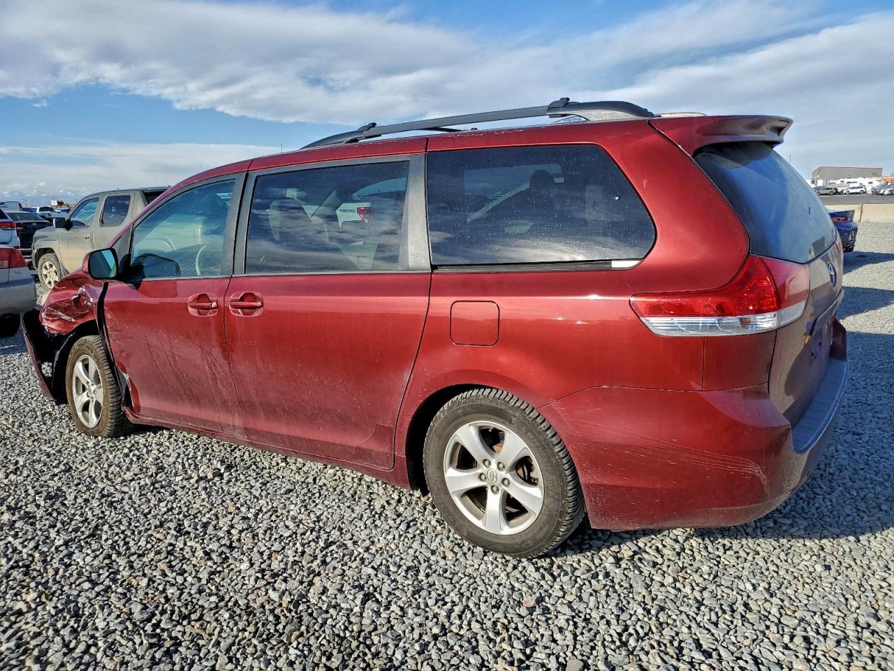 2013 Toyota Sienna Le 8 Passenger - Фото 2