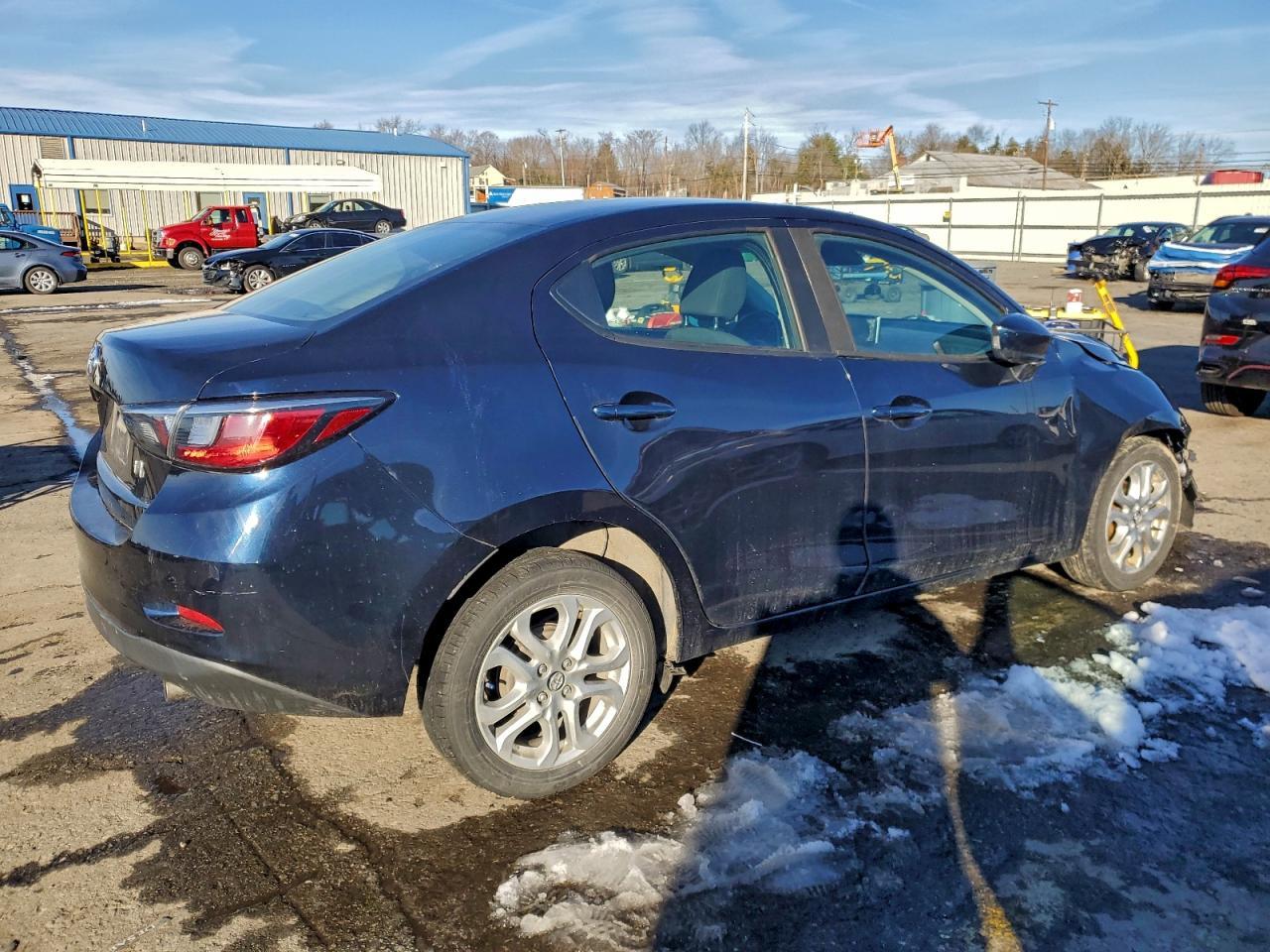 2018 Toyota Yaris Ia - Фото 3